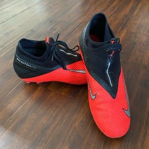 Nike phantom soccer cleats size 6.5.